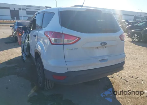2013 Ford Escape S z USA, uszkodzony, nr VIN 1FMCU0F75DUD57254